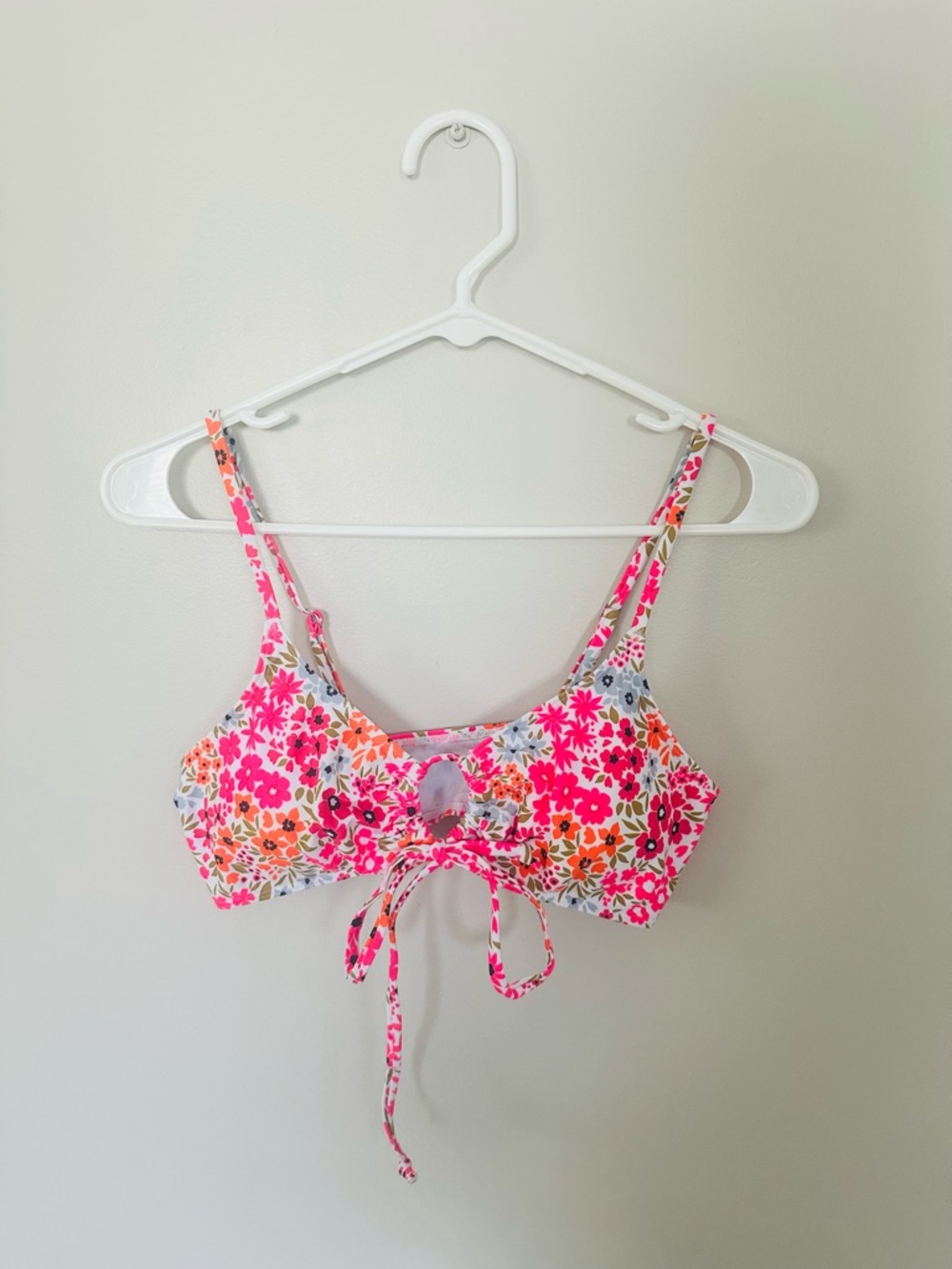 SHEIN Floral Tie-Front Bikini Top in Hot Pink and Multicolor